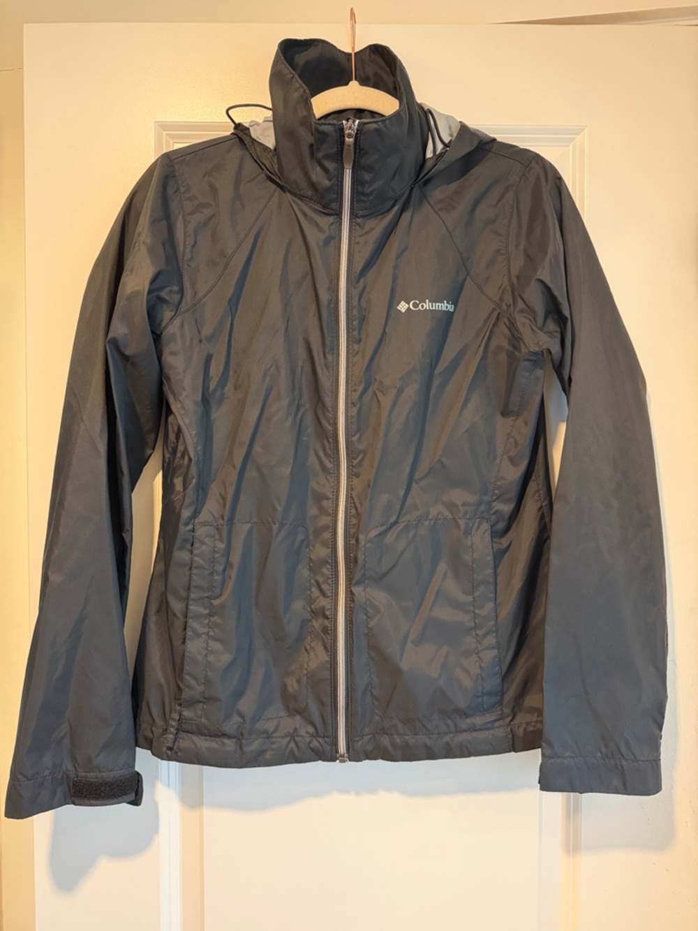Columbia Women's Black Switchback III Hooded Rain Jacket